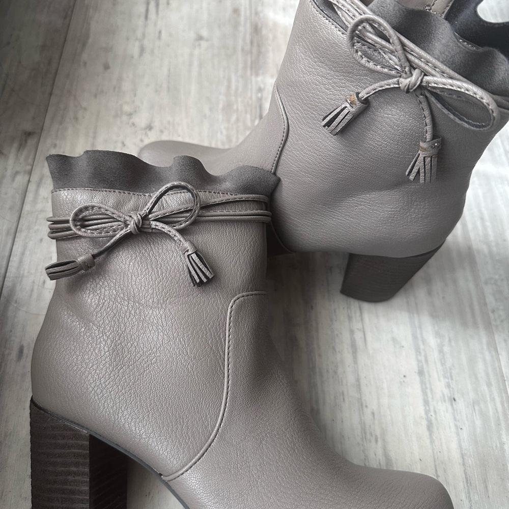 Gray Ankle Boots with Tassel Detail